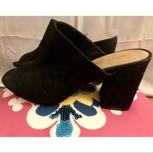 7.5 Black Saks Fifth Avenue Heels